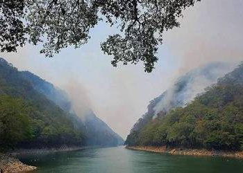 Se mantienen activos los incendios en Tenosique y Tacotalpa: Gobernador
