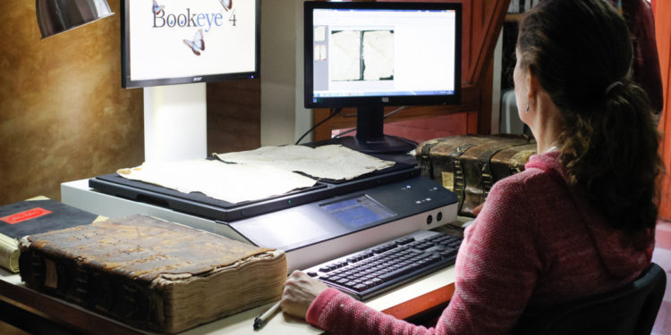 Reportan avance del 50% en digitalización de archivo histórico