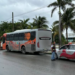 Sancionan a chófer de transporte público por cruzar banqueta en la Zona Hotelera