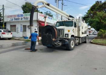 CAPA refuerza limpieza y desazolve en Chetumal