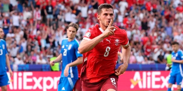 Suiza vence 2-0 a Italia en los octavos de final de la Eurocopa