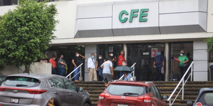 Deuda sigue creciendo: tabasqueños no le han pagado 16 mil MDP a CFE