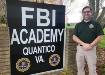 Luis Arcadio Gutiérrez, tabasqueño, se gradúa de la Academia Nacional del FBI