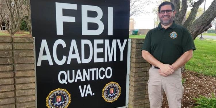 Luis Arcadio Gutiérrez, tabasqueño, se gradúa de la Academia Nacional del FBI
