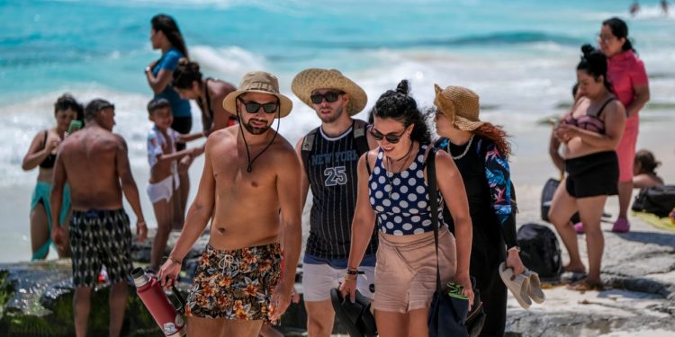 Quintana Roo lidera en bienestar financiero, revela encuesta del INEGI