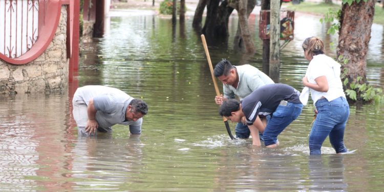 Brigada del SESESP desazolvó 48 viviendas afectadas por las lluvias