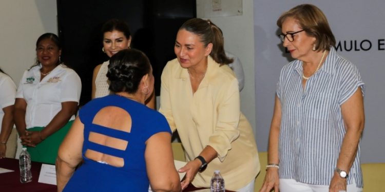 Reconoce Guadalupe Castro compromiso de servidores públicos del Sistema DIF Tabasco