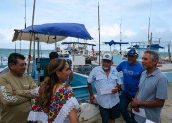 Entrega Mara Lezama tarjetas electrónicas del programa “Apoyo en veda para los Pescadores”