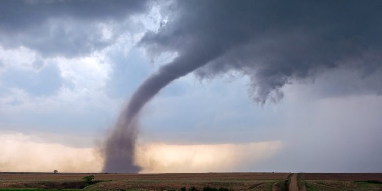 Al menos 50 tornados podrían desarrollarse en México