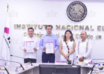 Reciben Senadores electos de Tabasco constancia de mayoría