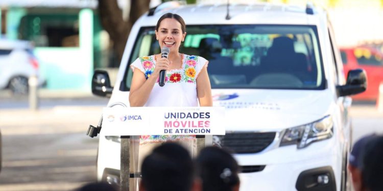 Ana Paty Peralta dota de parque vehicular al IMCA