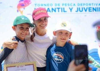 Promueve Ana Paty Peralta trabajo en equipo y sana recreación en niños y jóvenes