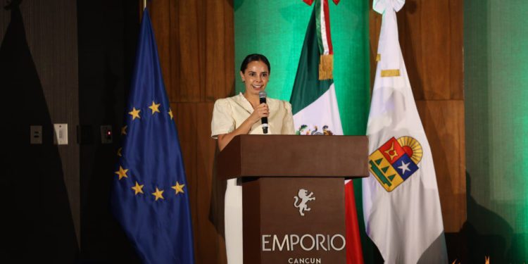 Participa Benito Juárez en importante Foro de atención al sargazo