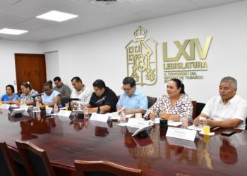 Solicitan a la SICT atender hundimientos presentados en diversas carreteras federales de la entidad