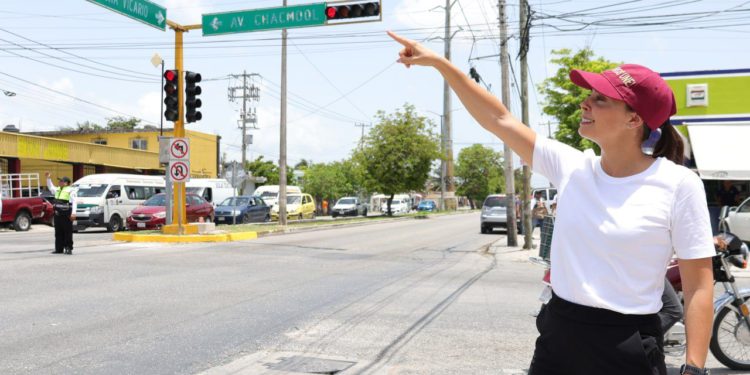 Supervisa Ana Paty Peralta proyecto de semaforización de Benito Juárez