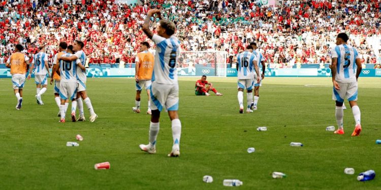 El partido entre Marruecos y Argentina fue suspendido tras la invasión en el campo