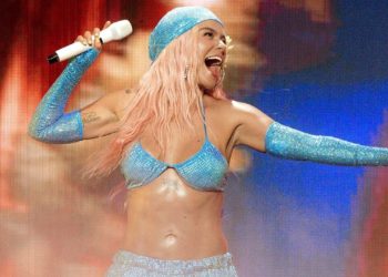 Karol G cerró su gira «Mañana será bonito» con récord en Youtube
