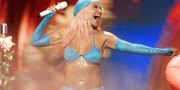 Karol G cerró su gira «Mañana será bonito» con récord en Youtube