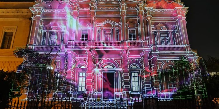 Mérida agrega a su oferta cultural y de entretenimiento, un nuevo espectáculo interdisciplinario semanal, “Testigo Silencioso”