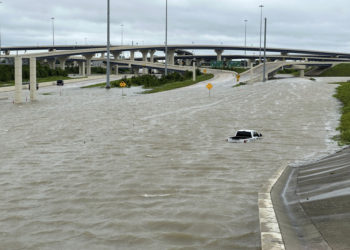 Huracán Beryl toca tierra en Texas como categoría 1