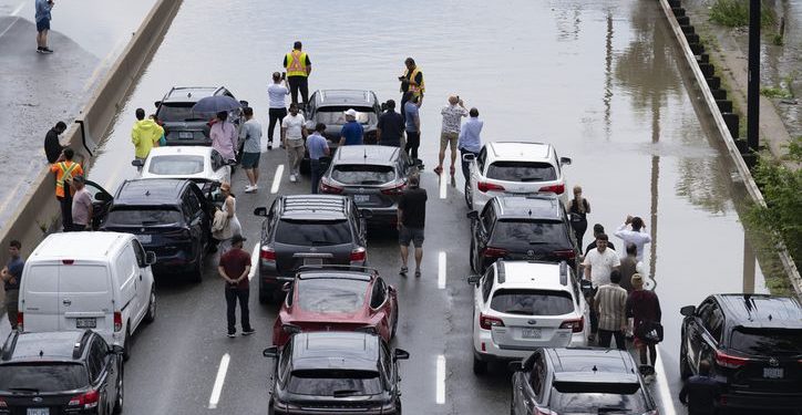 Inundaciones afectan la ciudad de Toronto, Canadá