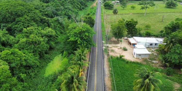 Alcalde de Cunduacán inaugura obras en el Ejido Benito Juárez