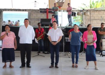 Anuncia Chelo Cano donación de cemento en beneficio de parroquia de Cunduacán