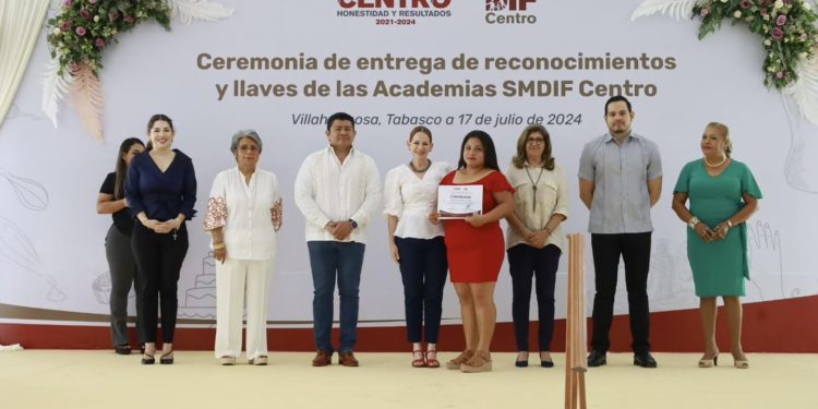 Centro entrega rehabilitación de ocho Academias del DIF Municipal