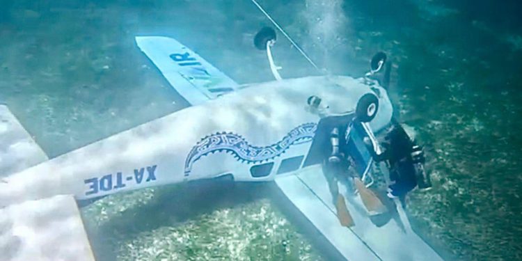Cae avioneta al mar frente a Cozumel; hay una persona desaparecida