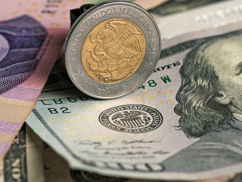 El precio del dólar hoy 12 de julio de 2024 arranca en 17.73