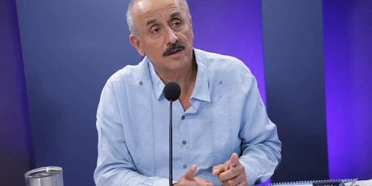 Afina Carlos Merino detalles de Sexto Informe de Labores