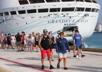 Por primera vez arribó en puerto Progreso el crucero Grandeur of the Seas de la naviera Royal Caribbean