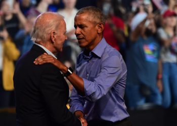 Barack Obama creé que Joe Biden debe reconsiderar “seriamente” el futuro de su candidatura