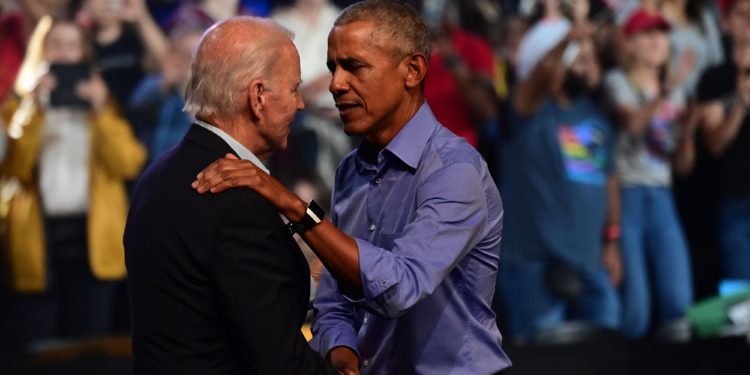 Barack Obama creé que Joe Biden debe reconsiderar “seriamente” el futuro de su candidatura