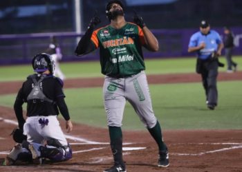 Art Charles, volvió a escribir historia al llegar a 31 bambinazos en temporada para los Leones de Yucatán
