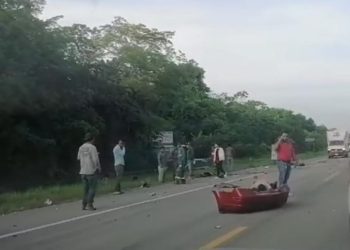 Fuerte accidente en el tramo Bacalar-Chetumal deja dos personas lesionadas