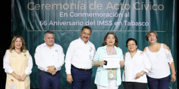 IMSS Tabasco celebra 66 años con reconocimiento al personal por su dedicación