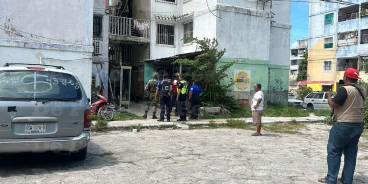 Colapsa edificio en Corales, Cancún; reportan daños materiales