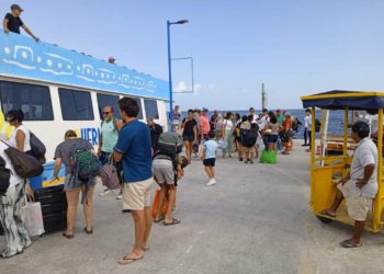 Autoridades inician evacuación en Isla Holbox