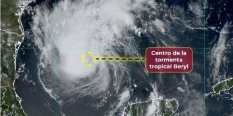 Texas se prepara para el huracán Beryl