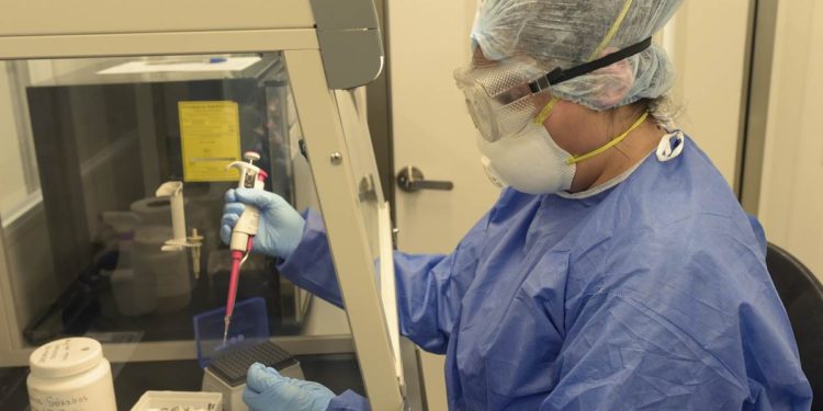 Reconocen al personal del Laboratorio Estatal de Salud Pública