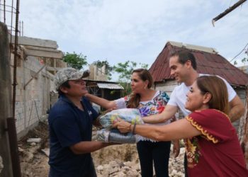 En zonas vulnerables de Tulum, Mara Lezama entrega apoyo alimentario para el bienestar de las familias