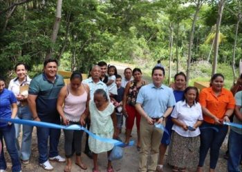 Entrega Abraham Cano nuevo puente en Huimango 1ra, Cunduacán