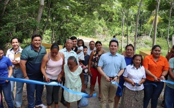 Entrega Abraham Cano nuevo puente en Huimango 1ra, Cunduacán