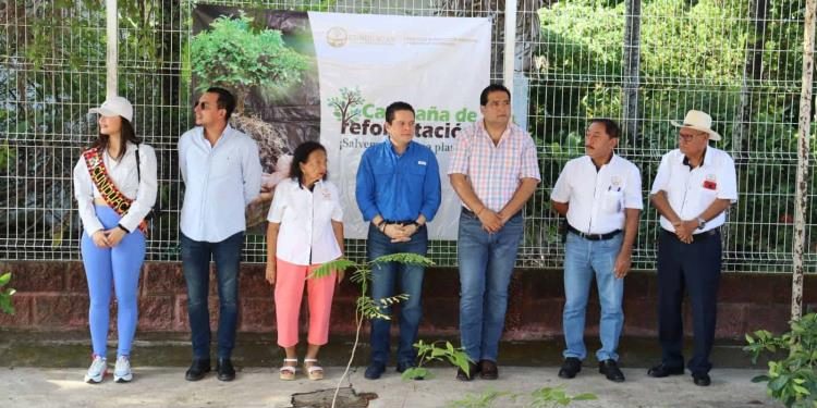 Realizan campaña de reforestación ‘Salvemos nuestro planeta’ en Cunduacán