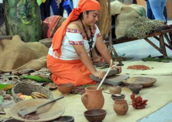 Sobresale trabajo de artesanos tabasqueños en la Riviera Maya
