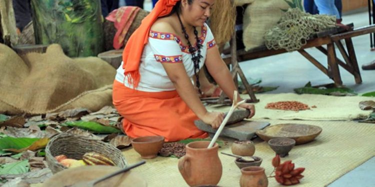 Sobresale trabajo de artesanos tabasqueños en la Riviera Maya