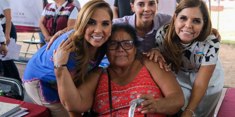 Fortalece Mara Lezama bienestar social y jurídico a las y los habitantes de la Sm. 94 de Cancún