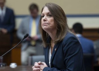 Renuncia Kimberly Cheatle, directora del Servicio Secreto en Estados Unidos