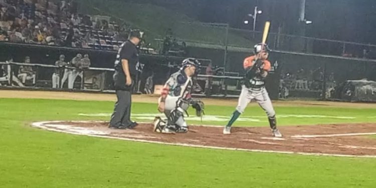 Tigres de Quintana Roo y Leones quedan empatados en el duelo de fieras